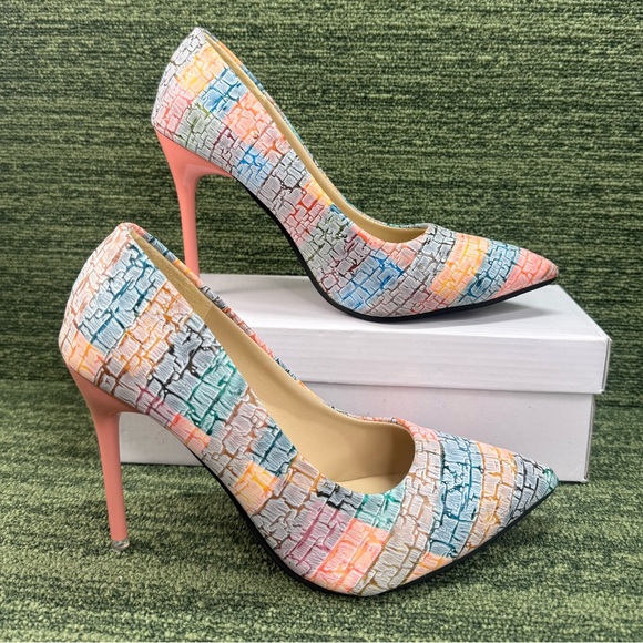 Shoes - Wenfuni High Heels/Stilettos Ladies Footwear. Size 7.5 US / 38 E.